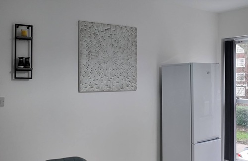 Haverstock Apartment | Fantastic 3-bedroom duplex with WiFi in vibrant London.