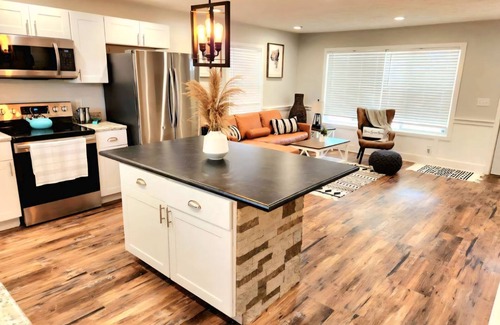 Newburgh House | Fantastic 3-bedroom house with AC in Newburgh/Evansville
