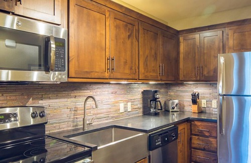 Big Cedars Villa | Fantastic 3-bedroom villa situated around beautiful Table Rock Lake.