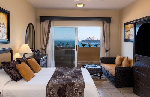 El Medano Ejidal Resort | Fantastic 3 BR Luxury Penthouse Suite at Villa del Palmar in Cabo