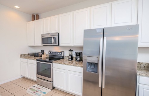 Bellavida House | Fantastic 4br 3ba with Pvt Pool with Lake view near to Disney