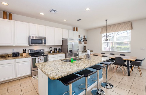 Bellavida House | Fantastic 4br 3ba with Pvt Pool with Lake view near to Disney
