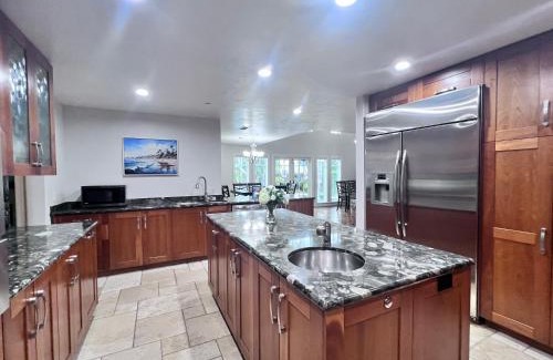 Southwest Anaheim House | Fantastic 5 Bedroom 4 bath home with new Pool & Jacuzzi
