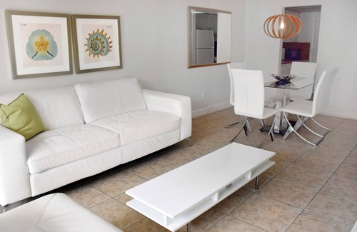 Key Biscayne Apartment | Fantastic Adventure In Key Biscayne! Outdoor Swimming Pool, Steps To The Beach
