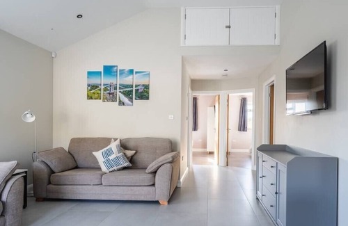 Cleeve House | Fantastic and Sleek 3BD Home Wrington Bristol
