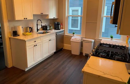 Dorchester Apartment | Fantastic Apartment 3 Beds in Boston Neat Subway Station @Ridgewood1