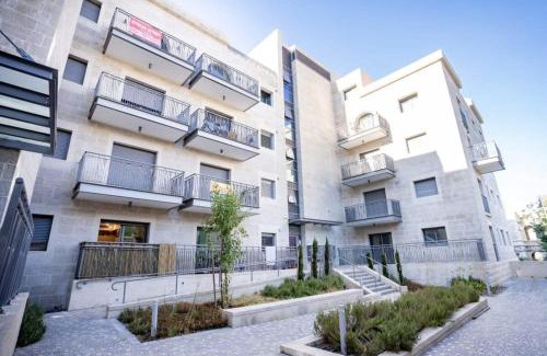 Mea She'arim Apartment | Fantastic Apartment Parking in city center