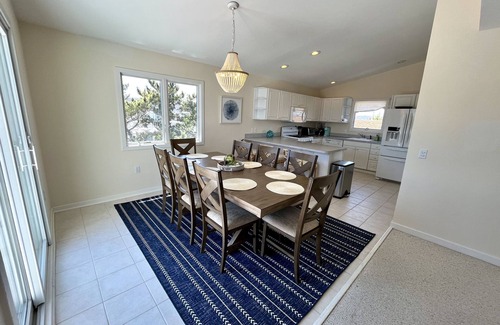 North Beach Haven House | Fantastic Beach Block House With Heated Pool!
