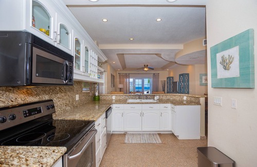 Lawson Rock Condo | Fantastic beachfront 1 bedroom getaway