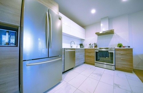 Cote-Des-Neiges—Notre-Dame-De-Grace Apartment | Fantastic*brand-new*Wi-Fi*gym