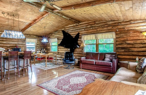 Wisconsin Dells Cabin | Fantastic Cabin on 40 Acres W/ Free WiFi, Hiking Trails, & Wood Stoves - Dogs OK