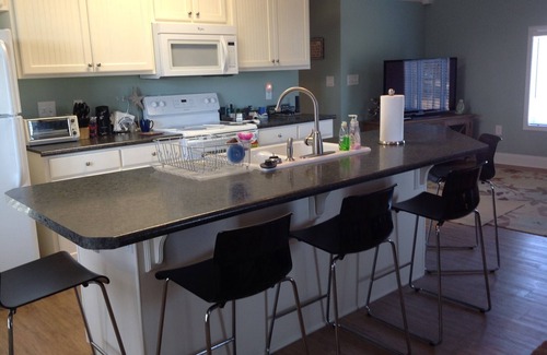 Inman Cottage | FANTASTIC Cottage - Amazing Panoramic Views - HUGE Water Front Level Lot Private