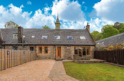 Arden Apartment | Fantastic Cottage in Loch Lomond National Park