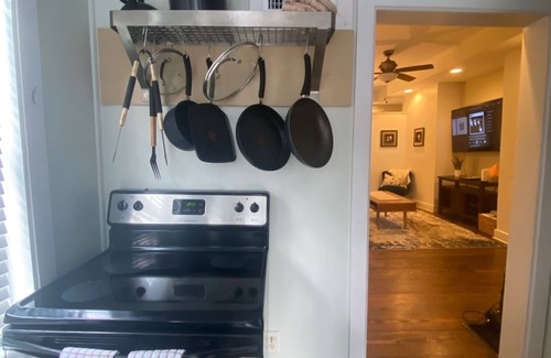 Beach Institute Condo | Fantastic Downtown Condo with Pool! in Savannah