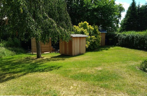 Delve Apartment | Fantastic first floor apartment with direct garden access into the countryside