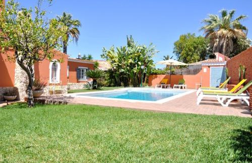 Vilamoura Villa | Fantastic for Family Gatherings, Optional Pool Heating, Free Air Con Wifi