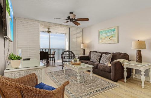 Fort Myers Beach Apartment | Fantastic Gulf Front Condo on the North end of the Island condo