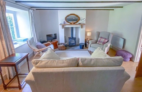St Dogmaels Cottage | Fantastic, hideaway dog-friendly holiday cottage in Cardigan perched on the hillside in St Dogmaels