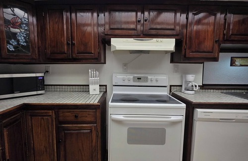 Tampa House | Fantastic king bedroom and pool in 3 min from Tampa airport