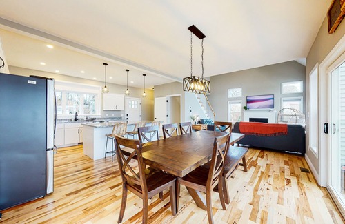 West Wareham House | Fantastic lakefront home with firepit, game room, fireplace & W/D - dog-friendly