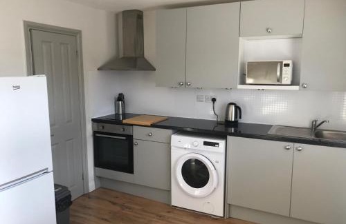 Heston Central Apartment | Fantastic large 1 bed Loft Flat close to Heathrow - 77VFR5