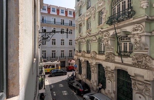 Santa Maria Maior Apartment | Fantastic location 1 Bedroom