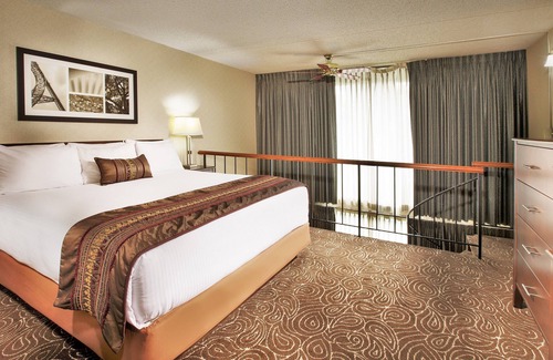Wilburton Hotel | Fantastic location! Close to Shopping Malls & Best Restaurants! Parking, Pool