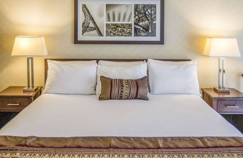 Wilburton Hotel | Fantastic location! Close to Shopping Malls & Best Restaurants! Parking, Pool