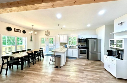 Waynesville House | Fantastic mountain home, great views, hot tub, & large deck, in Waynesville, NC.