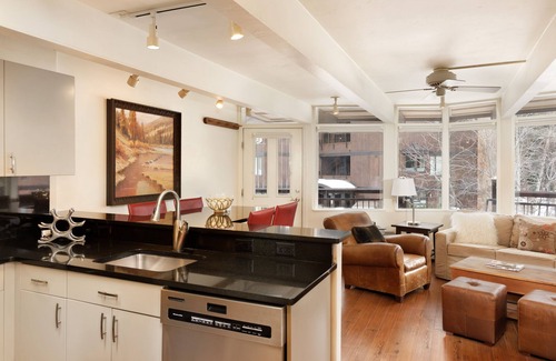Aspen Condo | Fantastic Three Bedroom Condo in Aspen Core