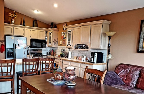 The Ridges House | Fantastic View, close to downtown & the Monument