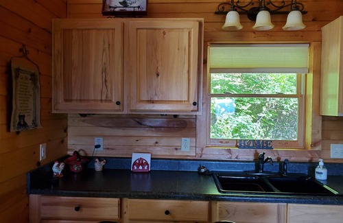 Maggie Valley Cabin | Fantastic Views, Maggie Valley, Sleeps 6, 3 Baths