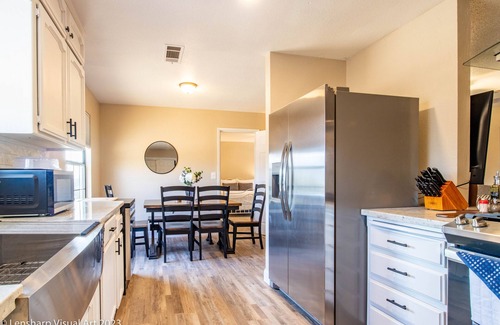 Ahwahnee House | Fantastic Views w/Hottub, Firepit & Horseshoes