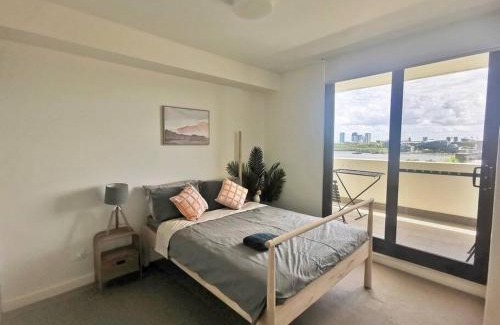 Wentworth Point Apartment | Fantastic Waterview 1 bedroom apt for 4 sleeps
