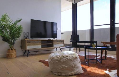 Wentworth Point Apartment | Fantastic Waterview 1 bedroom apt for 4 sleeps