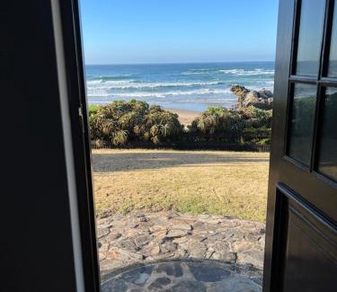 Wilderness Beach Apartment | Far Niente Beachfront Guesthouse