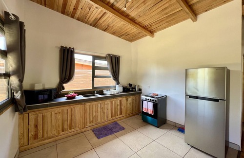 Moorea-Maiao Ski Chalet | Fare Tau Otaha - Comfy cabin w Private Beach Access