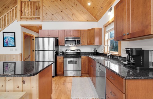 Sunday River Area House | Farewell Mountain Retreat