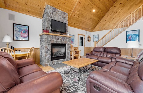 Sunday River Area House | Farewell Mountain Retreat