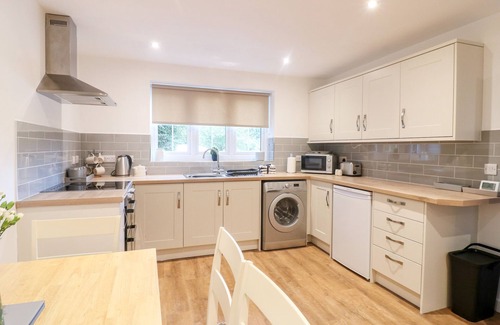 Farley Cottage | FARLEY COTTAGE II, romantic, character holiday cottage in Alton