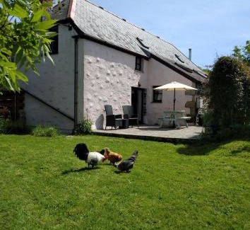 Helston Apartment | Farm accommodation - The Lizard Peninsula, Cornwall