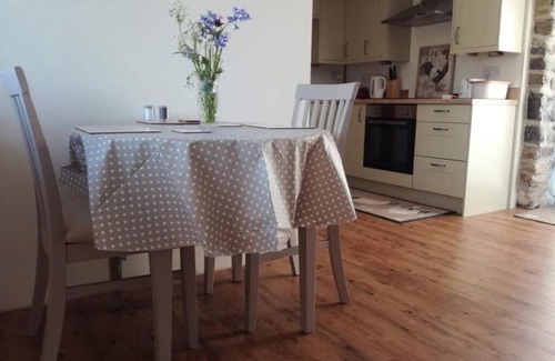 Helston Apartment | Farm accommodation - The Lizard Peninsula, Cornwall
