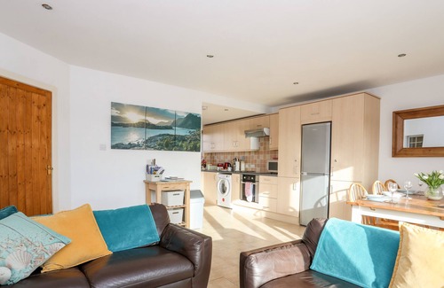 Cemaes Bay Cottage | Farm Cottage