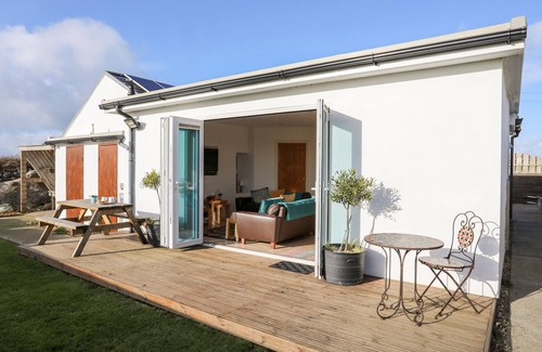 Cemaes Bay Cottage | Farm Cottage