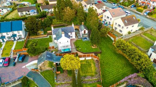 Colwyn Bay House | Farm House at Mochdre Cottages