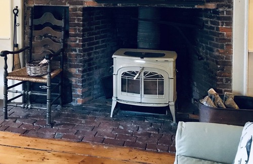 Waldoboro House | Farm House on the Medomak River, (Ocean). Perfect for families and couples too!!