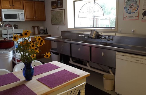 Hayesville Apartment | Farm Stay at Walnut Hollow Ranch