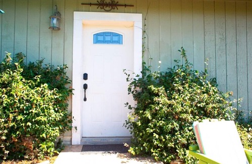 Rainbow CDP Cottage | Farm Stay Bungalow And Hot Tub
