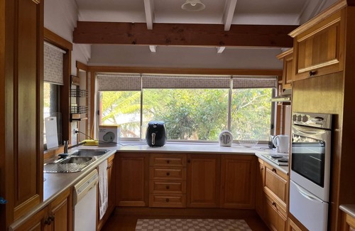 Brown Hill House | Farm-Stay Delight: Quiet Retreat