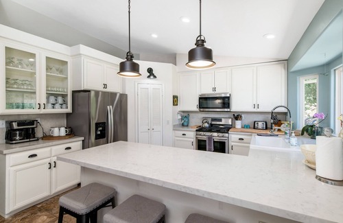 Ramona Other | Farm Stay Experience. 6 BDR - Barn Game Room, HotTub, Chickens, Farm Stand, Pool